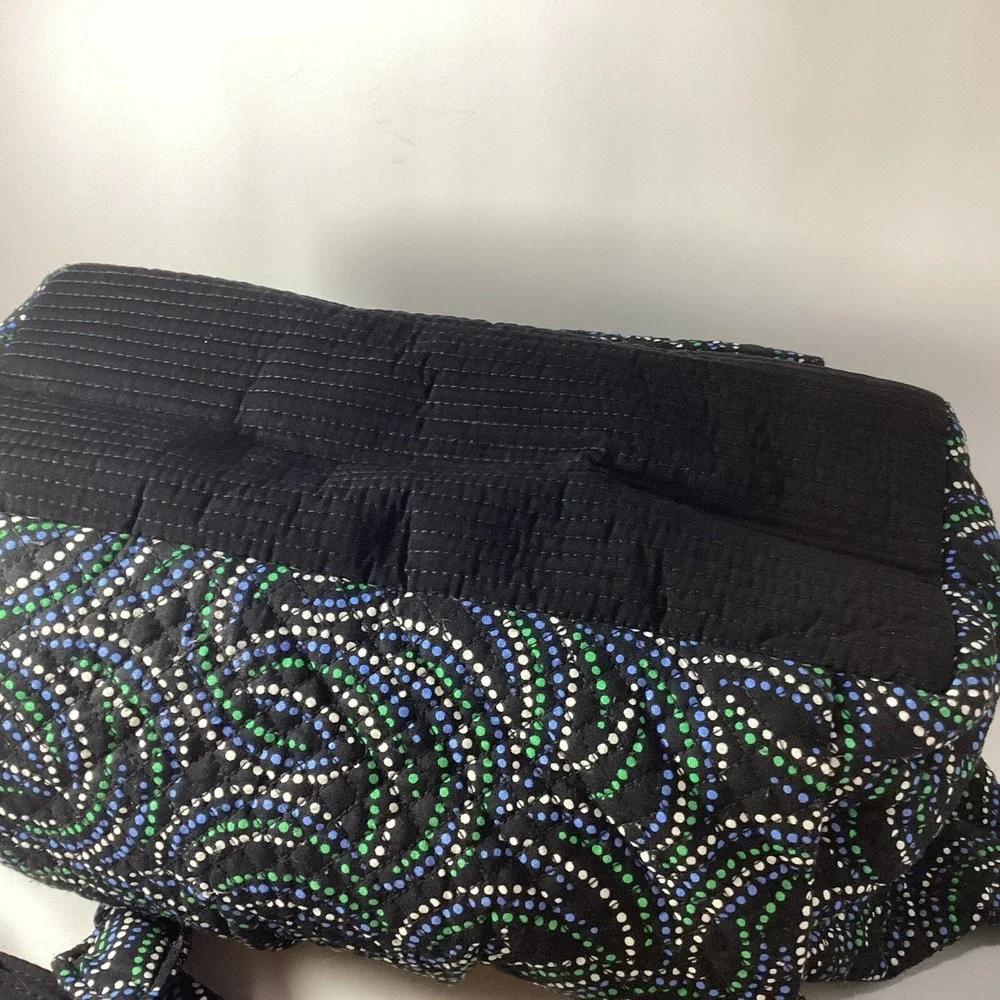 Vera Gomma leather handling or